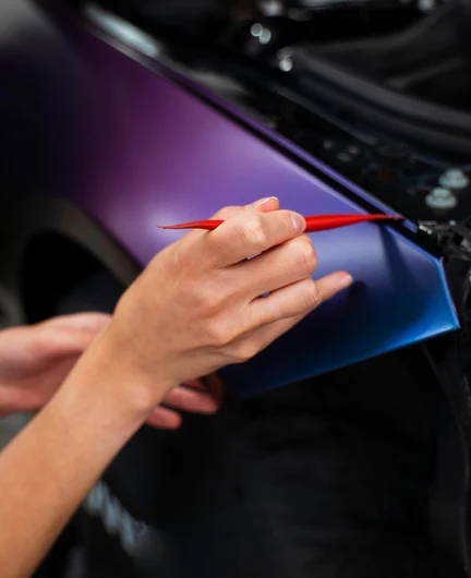 ce8b634d-ba23-4944-8fe2-b526a5adb89c-auto-service-salon-doign-car-wrapping.jpg